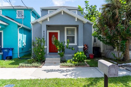 2520 W Chestnut St, TAMPA, FL, 33607-3305 | Card Image
