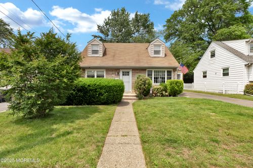 207 New York Ave, Bergenfield, NJ, 07621-1458 | Card Image