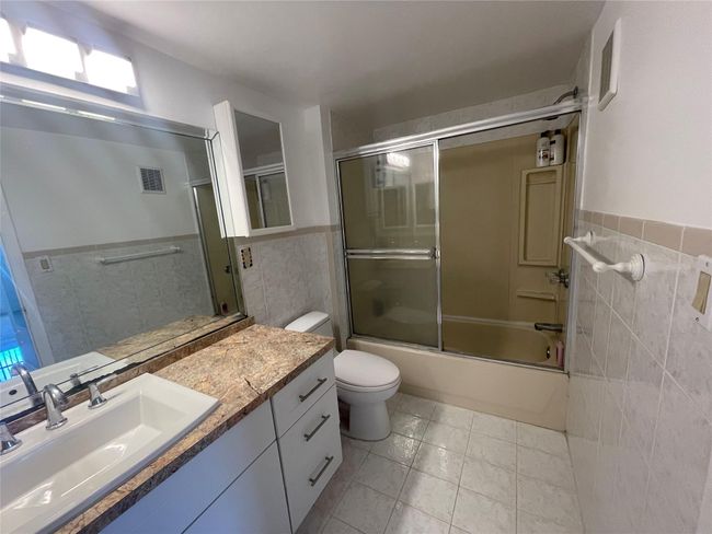 APT-104 - 5190 E Sabal Palm Blvd, Condo with 2 bedrooms, 2 bathrooms and null parking in Tamarac FL | Image 5