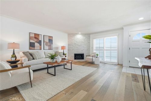 unit-c-7304 Balboa Blvd, Lake Balboa, CA, 91406-2759 | Card Image