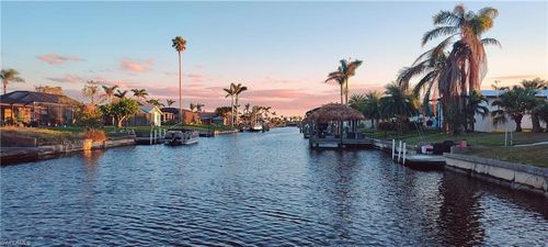 3018 Se 18th Pl, CAPE CORAL, FL, 33904-4011 | Card Image