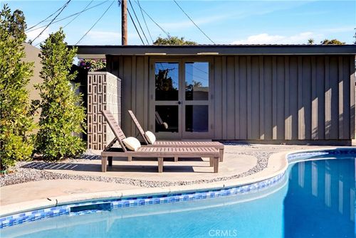 3062 Lees Ave, Long Beach, CA, 90808-4215 | Card Image