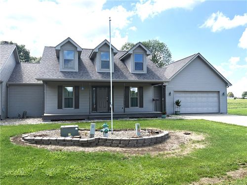 703 Glenhill Rd, Taylorville, IL, 62568-9703 | Card Image
