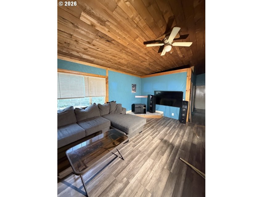 Residential in Reedsport 5