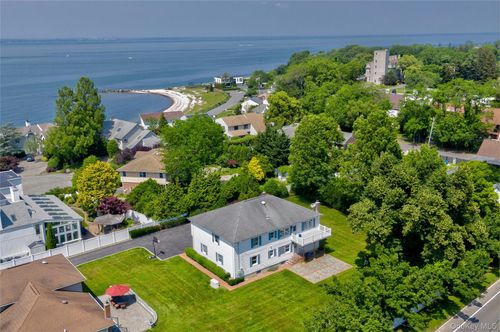 4 Donald St, Bayville, NY, 11709-1019 | Card Image