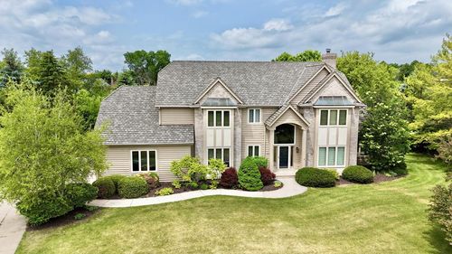 10431 N Gazebo Hill Parkway E, Mequon, WI, 53092 | Card Image