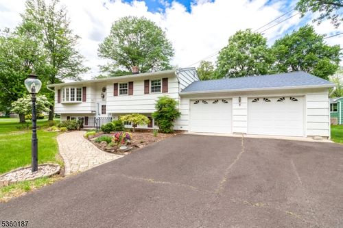 3 Hayward St, Bound Brook, NJ, 08805-1303 | Card Image