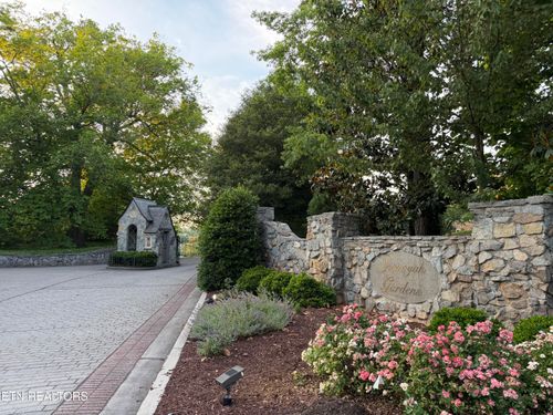 238 Sequoyah Gardens Way, Knoxville, TN, 37919-7879 | Card Image