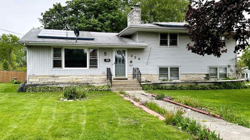 220 Beacon Dr, Belvidere, IL, 61008-4005 | Card Image