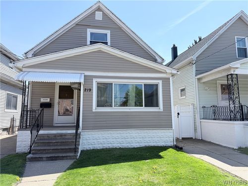219 Weiss Street, Buffalo, NY, 14206 | Card Image