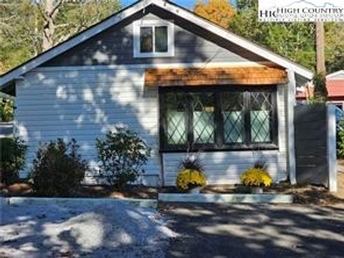 494 Cranberry St, Newland, NC, 28657-8800 | Card Image
