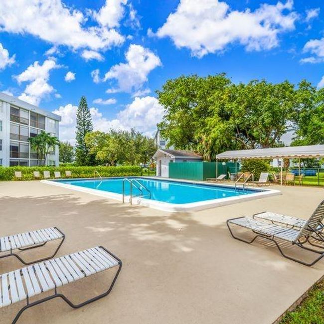 APT-3A - 113 Royal Park Dr, Condo with 2 bedrooms, 2 bathrooms and null parking in Oakland Park FL | Image 16
