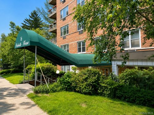 4e-16 Lake St, White Plains, NY, 10603-3837 | Card Image