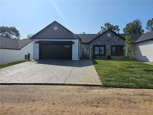 812 S 10th St, Youngwood, PA, 15697-1022 | Card Image
