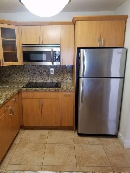 202-9682 Fontainebleau Blvd, Miami, FL, 33172 | Card Image