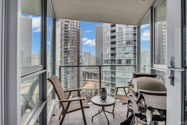 1803 - 1438 Richards Street, Condo with 2 bedrooms, 2 bathrooms and 2 parking in Vancouver BC | Image 24