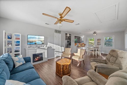 219 Lakeshore N, Onalaska, TX, 77360-7750 | Card Image