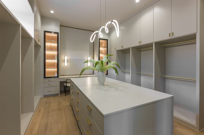 Primary closet #1 of 2 | Image 31