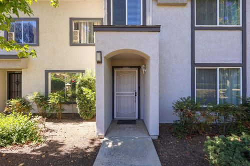10661 King Phillip Ct, Santee, CA, 92071-1220 | Card Image