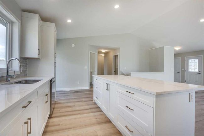 2 Evron Pl, House other with 4 bedrooms, 3 bathrooms and 4 parking in Trochu AB | Image 17