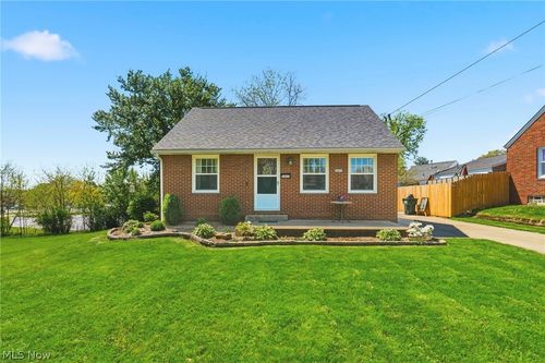 1437 Deville Ave Nw, Canton, OH, 44708-3030 | Card Image