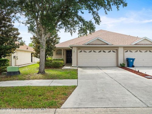 3891 Crossline Dr, Spring Hill, FL, 34609-1795 | Card Image