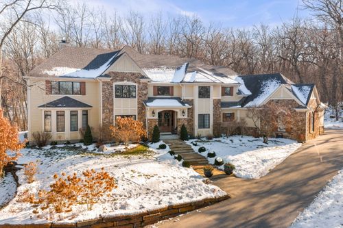 2894684 Rockwood Trl, Waukesha, WI, 53189-9049 | Card Image