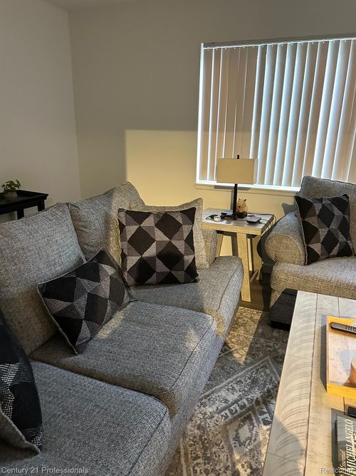 unit-8-2375 Walton Blvd, Rochester Hills, MI, 48309-1459 | Card Image