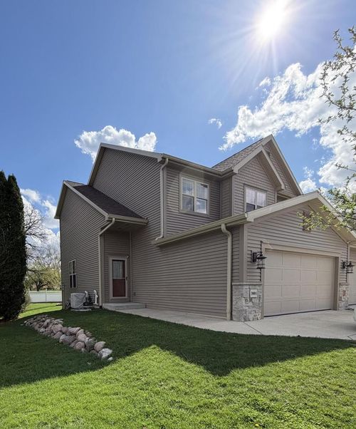 3001 Graydon Avenue, East Troy, WI, 53120 | Card Image