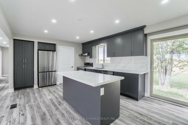 643 S Town Line Rd, House other with 3 bedrooms, 2 bathrooms and 2 parking in Stoney Creek ON | Image 12
