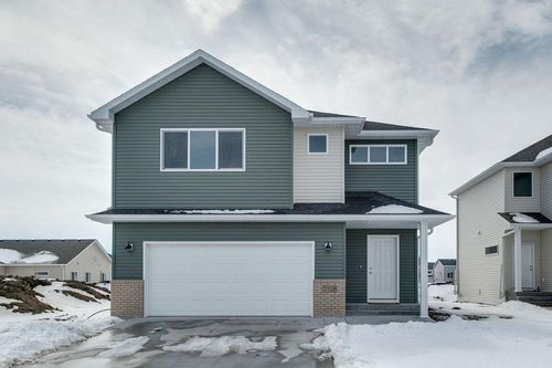 2529 36th Ave S, Moorhead, MN, 56560-3265 | Card Image