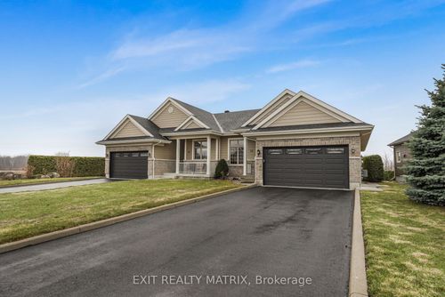 59 Pilon St, L'orignal, ON, K0B1K0 | Card Image