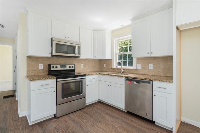 208 W View Rd, House other with 4 bedrooms, 3 bathrooms and 4 parking in Middletown RI | Image 20