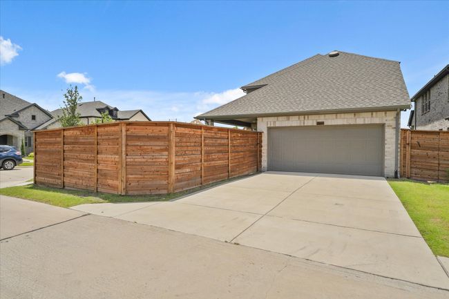 View of the garage | Image 35