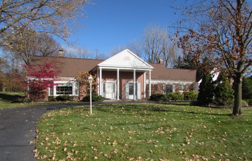 1852 N Walmont Rd, Jackson, MI, 49203-5272 | Card Image