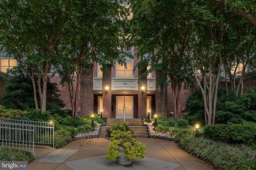 308-1641 International Drive, MCLEAN, VA, 22102 | Card Image