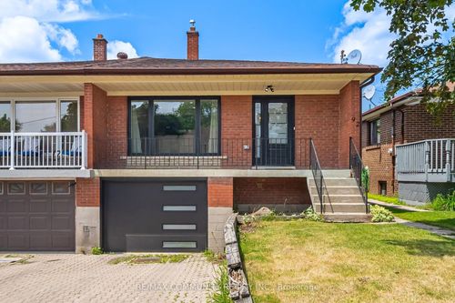 92 Archibald St, Brampton, ON, L6X1L9 | Card Image