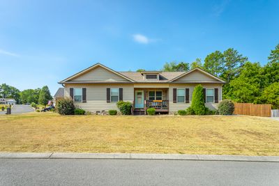 Front yard | Image 2