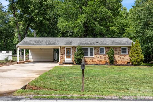 644 Dallas Spencer Mtn Rd, Dallas, NC, 28034-7607 | Card Image