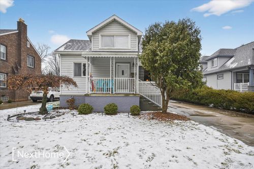 645 Riverbank St, Wyandotte, MI, 48192-2629 | Card Image