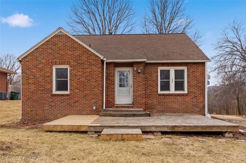 135 Park St, Carlisle, IA, 50047-7754 | Card Image