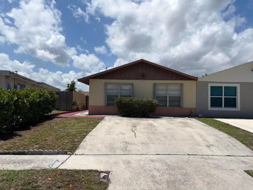 5937 Caribbean Blvd, West Palm Beach, FL, 33407-1829 | Card Image