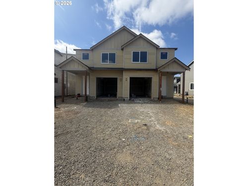 564 Spring Blvd, Woodburn, OR, 97071-5711 | Card Image