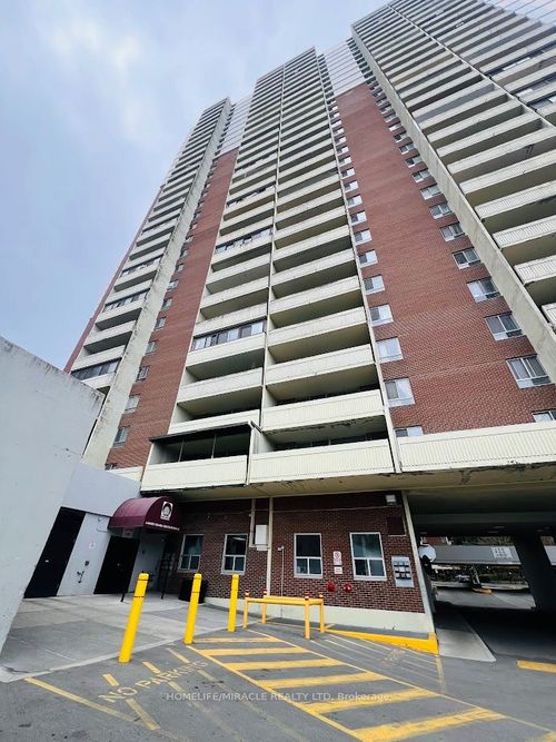 1108-5 Massey Sq, East York, ON, M4C5L6 | Card Image