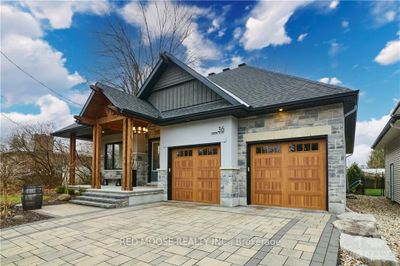 36 Ember Glow Crt, House other with 3 bedrooms, 3 bathrooms and 6 parking in Stittsville ON | Image 2