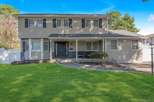 702 10th Ave, East Northport, NY, 11731-1726 | Card Image