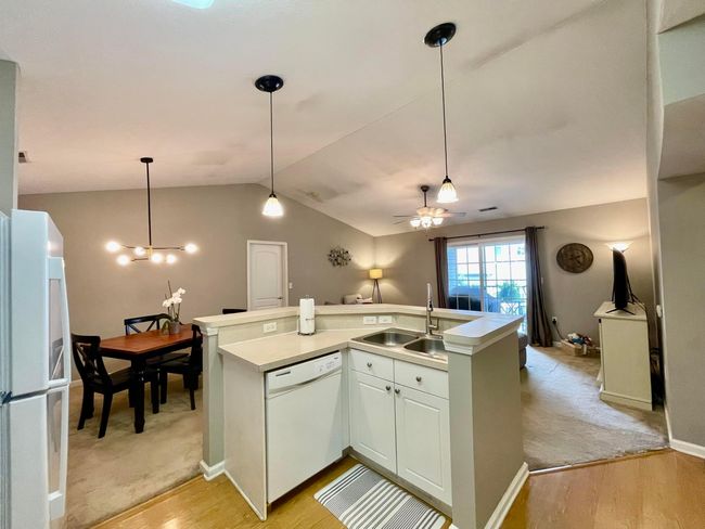 647 Spring Valley Dr, Condo with 2 bedrooms, 2 bathrooms and null parking in Lewis Center OH | Image 6