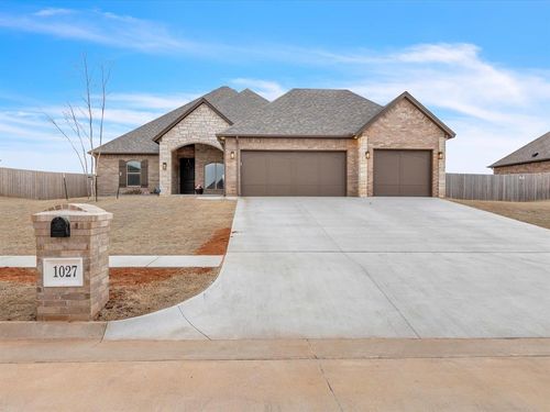 1027 Kimberlin Ln, Tuttle, OK, 73089-9268 | Card Image