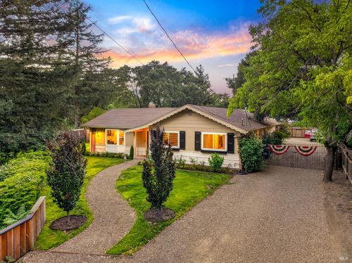 749 Grove St, Sonoma, CA, 95476-5349 | Card Image