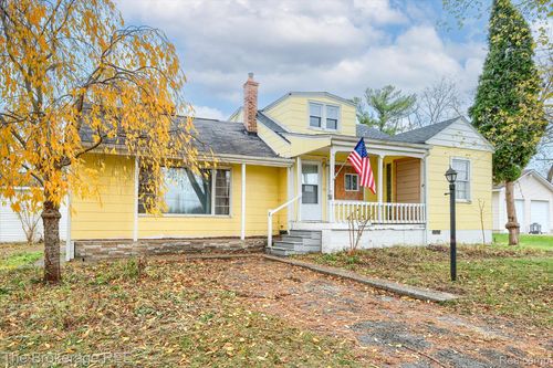 6449 Lapeer Rd, Burton, MI, 48509-2429 | Card Image